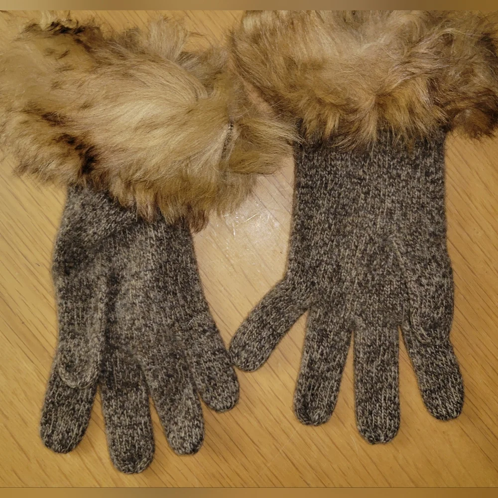 FENDI 80's Vintage Gloves - Picture 11 of 12